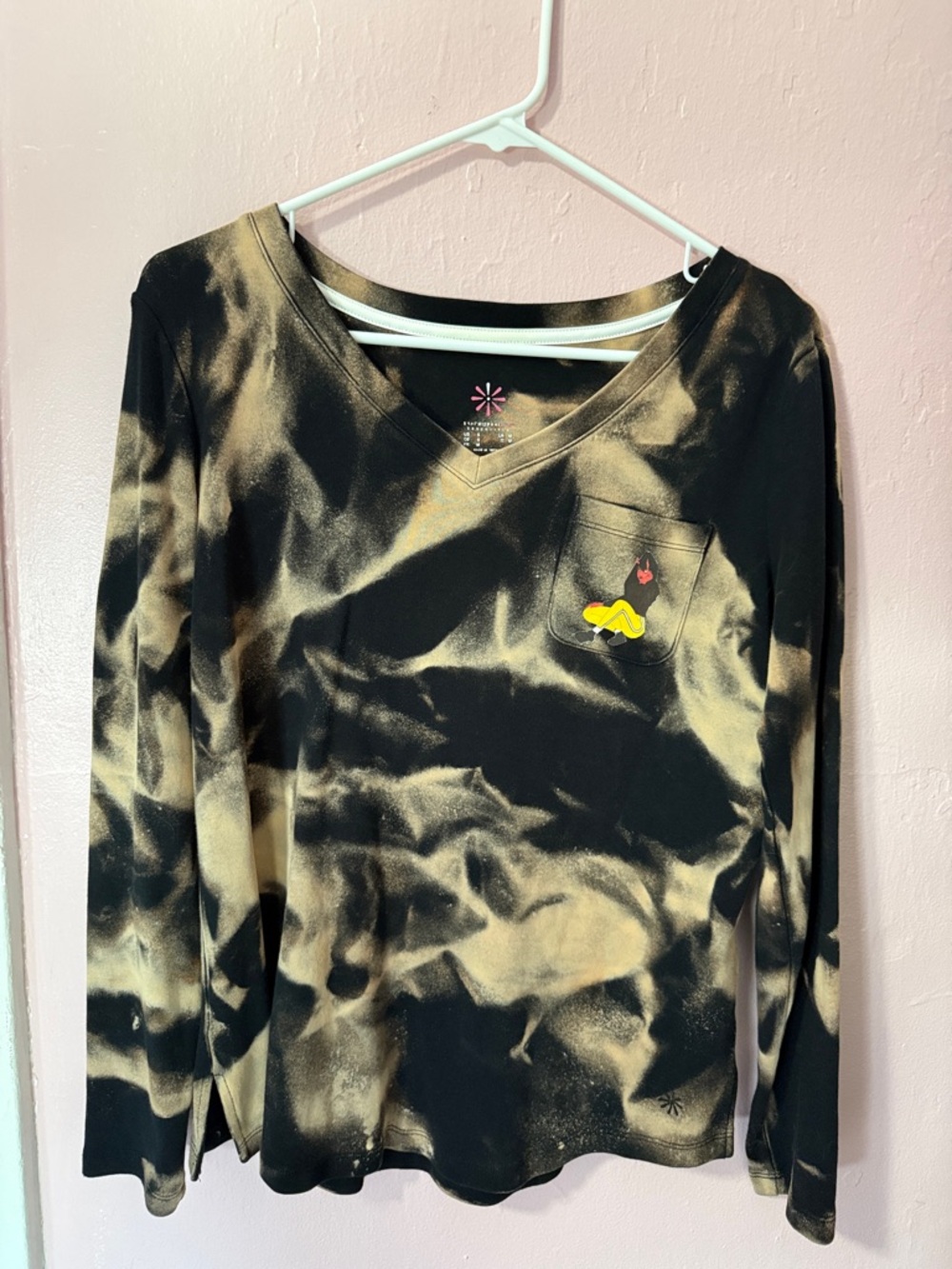 Black & Bleach Tie-Dye V-Neck Pocket Tee